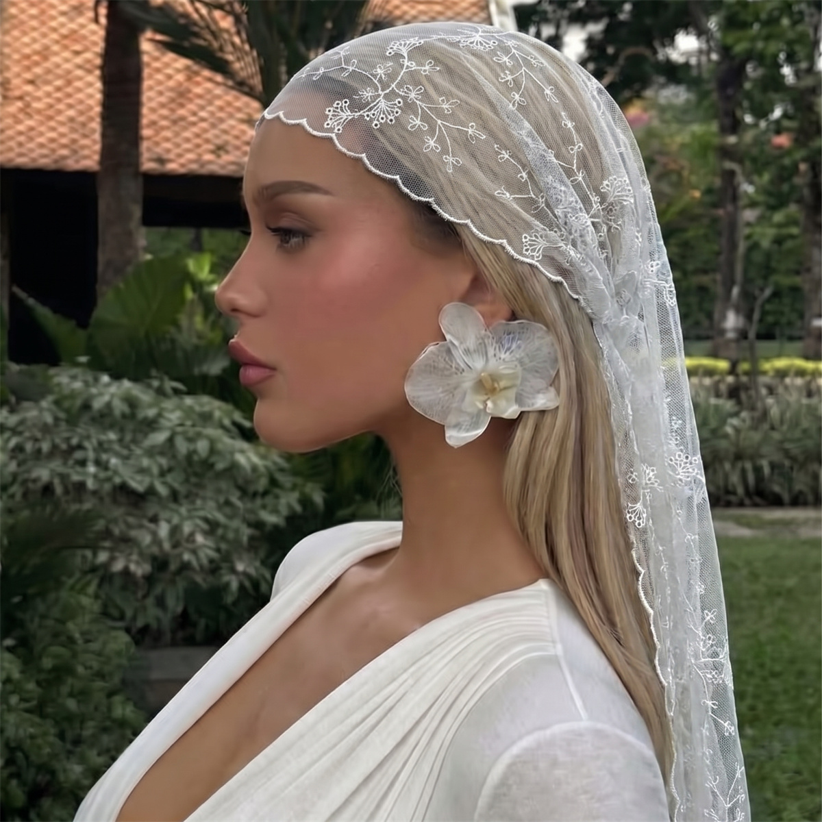 Women Fashion Necktie - Beyaz Çiçekli Dantel Örgü Başörtüsü Kadınlar